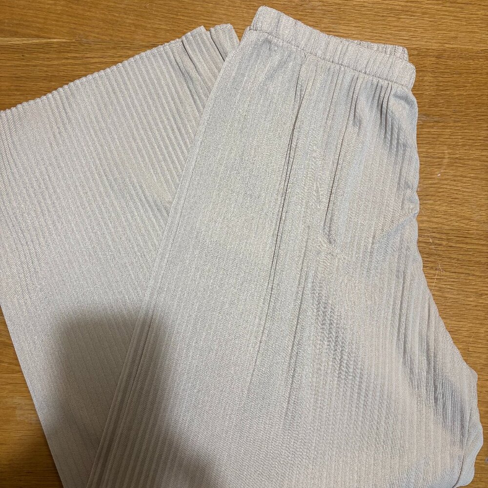 UNIQLO Ribbed Wide Leg Pants